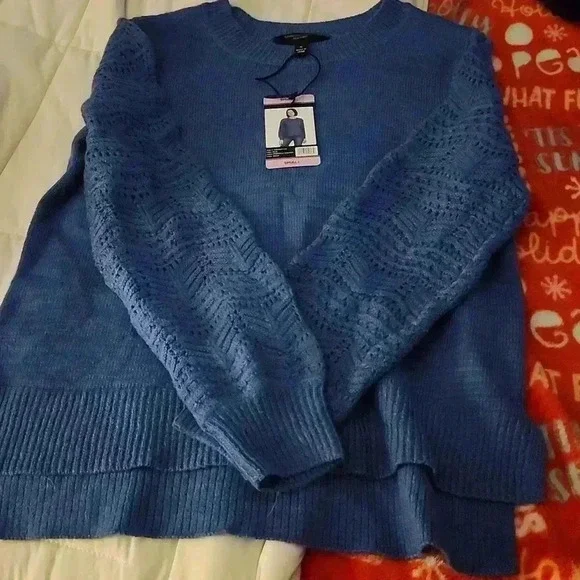 Beautiful blue sweater - Picture 6 of 7